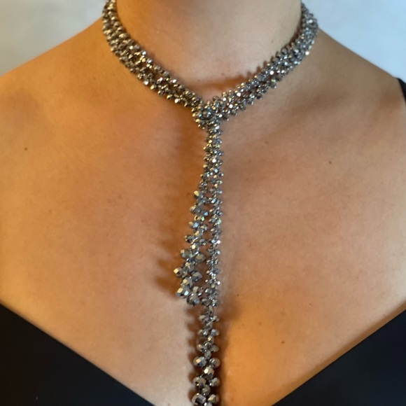 NWT HOLLYWOOD GLAM HEMATITE SILVER SPARKLY CRYSTAL VERSATILE LARIAT NECKLACE - Picture 2 of 7